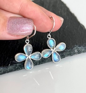 Pendientes de Plata de Ley 925 con diseño de Flor, Arcoíris, Piedra Lunar y Trébol, con engaste llamativo, estilo veraniego, con encanto de piedra de nacimiento de junio, regalo para mamá - Product Image 2