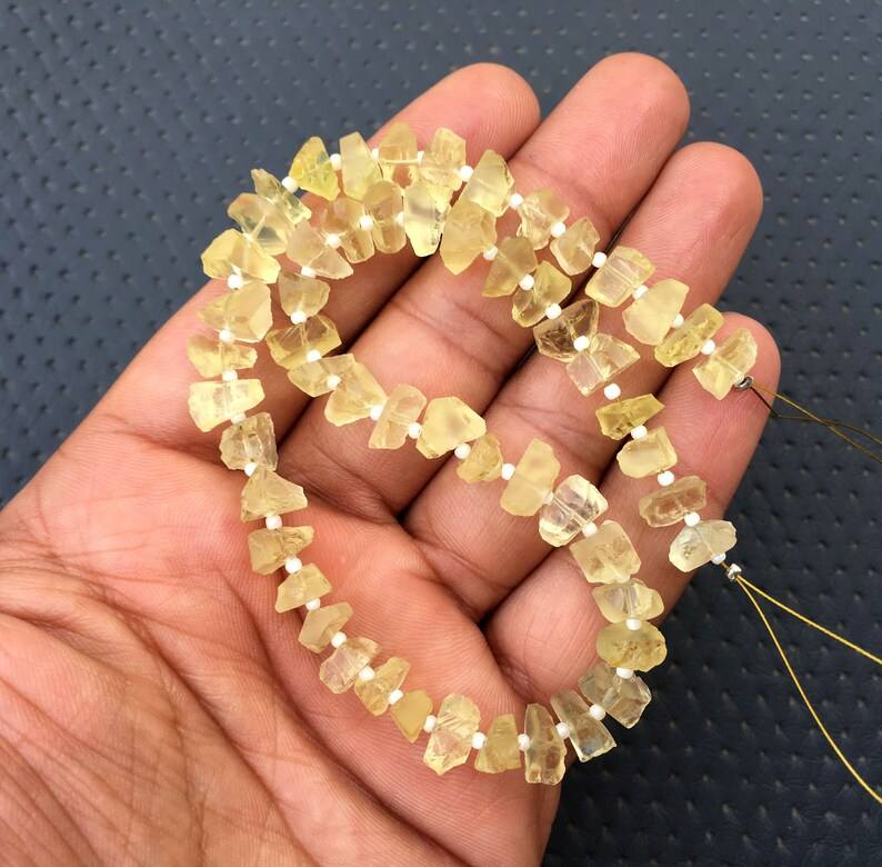 สีเหลือง