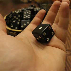 ลูกเต๋าเล่นเกมธรรมชาติ4ด้านปรับแต่งได้สไตล์ทะเลทรงสี่เหลี่ยมแกะสลักขนาดตามต้องการ - Product Image 1