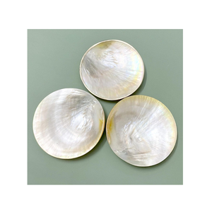 Assiettes en coquillages sur mesure : Plats en nacre de qualité supérieure pour l'exposition de bijoux ou la restauration fine, qualité artisanale (22-31 cm) - Product Image 4