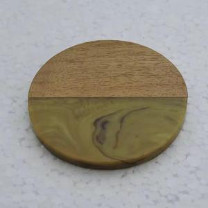 Dessous de verre incrustés en résine fabriqués à la main de qualité supérieure en bois de noyer naturel ensemble de sous-verres de boisson de luxe pour la décoration intérieure de table basse de thé - Product Image 6