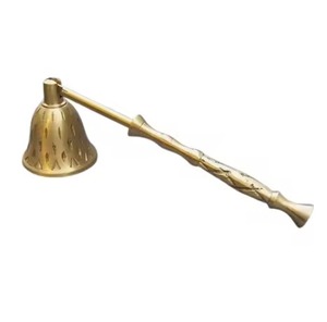 Abatidor de velas de calidad superior, apagador de velas doradas decorativas de aspecto moderno, elegante para uso doméstico de Hotel - Product Image 1