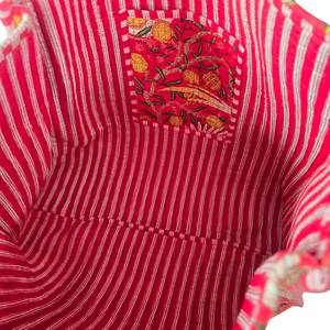 Sac fourre-tout à bandoulière en coton 100% fait main, design tendance avec motif matelassé imprimé à la main pour les voyages et les courses - Product Image 3