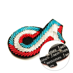 Femme indienne soie drôle dessin animé broche mignon Clown et lingot Badges broderie à la main accessoires de mode par le meilleur fournisseur - Product Image 4