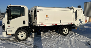 Camión de Basura Isuzu NRR 2026 en Perfecto Estado, Cabina Doble, Carga Trasera - Product Image 4