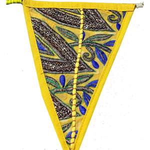 Guirlande de drapeaux en tissu de coton recyclé bohème, 8 perles brodées, pour la décoration de jardin, longueur de 2 mètres, pour les festivités de Diwali - Product Image 2