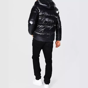 Veste d'hiver Streetwear imperméable et écologique à capuche pour hommes surdimensionnée personnalisée en gros avec logo avant - Product Image 4