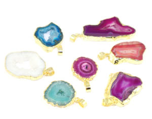 Pendentif en forme fantaisie en agate druzy géode unique, pierre précieuse, plaqué or 22 carats, métal en laiton, bijoux à la mode pour femmes - Product Image 3