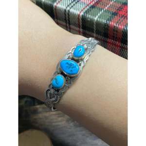 Navajo Handmade Kingman Turquoise & Sterling Silver Fashion Cuff Bracelet Kingman Turquoise & Sterling Silver - Product Image 2