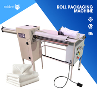 Machine d'emballage de roulement de couette semi-automatique pour oreiller de couverture de matelas de couette-emballage de film plastique d'enroulement électrique