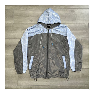 Ropa Deportiva de Alta Calidad al por Mayor, Conjunto Cortavientos Transpirable para Invierno, Ropa de Calle para Exteriores, Chaqueta Impermeable con Cuello Alto de Lona para Hombre - Product Image 3