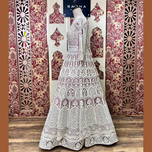 Elegante Lehenga de lavanda occidental de Indo con trabajo de Dori delicado y trabajo manual de diamante brillante perfecto para todas las ocasiones de La India - Product Image 3