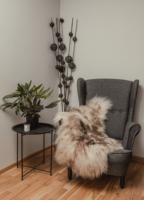 Tapis d'intérieur en peau de mouton islandaise de style scandinave, blanc, à poils longs, pointes de poils teintées, extra épais, adapté aux animaux domestiques, fait main, avec base en cuir