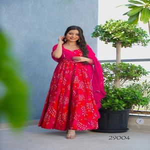 Fabricante de Vestidos de Alta Calidad en Georgette Pesada con Estampado Digital de Surat al Precio Más Bajo, Proveedor de la India - Product Image 1