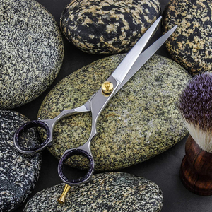 Ciseaux de coiffeur professionnels pour gaucher lame en alliage d'aluminium ciseaux amincissants à long manche en acier inoxydable pour les cheveux de Salon - Product Image 4