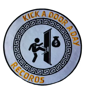 Remendo personalizado para bordado de discos Kick a Door a Day, perfeito para entusiastas de tênis