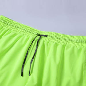 Short double couche fabriqué en usine avec une conception personnalisée pour hommes Short double couche confortable pour le sport - Product Image 3