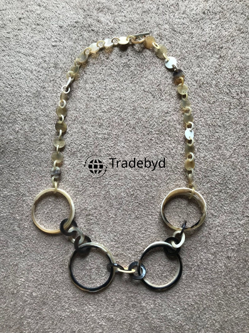 Available in different colore