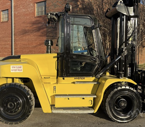 Offre exclusive aux enchères pour chariots élévateurs pneumatiques H330HD 2017, capacité de maintien de 33 000 LBS - Product Image 1