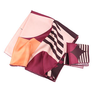 ผ้าพันคอไหมพิมพ์ลายตามสั่ง ผ้าเช็ดหน้าหรูหรา ขายส่ง ผ้าพันคอสี่เหลี่ยมขนาดใหญ่สำหรับผู้หญิง ทันสมัย - Product Image 1