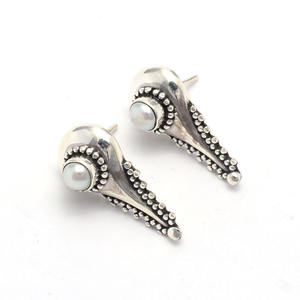 2023 meilleure vente à la mode en argent Sterling fin forme naturelle perle boucles d'oreilles pour les femmes pour cadeau de mariage directement fabricant - Product Image 2