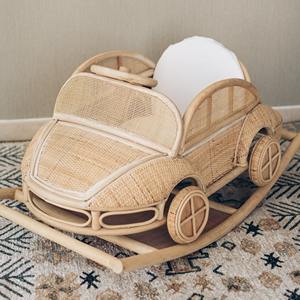 Paseo para niños en coche de juguete hermosos coches mecedores de ratán hechos a mano para niños hechos en Vietnam - Product Image 2