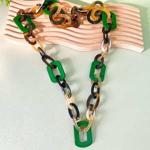 Collar de Lujo Hecho a Mano con Cuerno de Búfalo, Joyería Natural y Sostenible para Mujer, Alta Calidad - Product Image 2