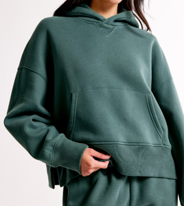 Sweat à capuche pour femme avec impression de logo personnalisé de haute qualité, couleur unie, poche avant, hauts pour femme, sweats à capuche respirants en polaire, courts pour femmes - Product Image 2