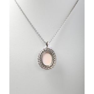 Collier pendentif en perle de coquille de conque Queen - Product Image 3