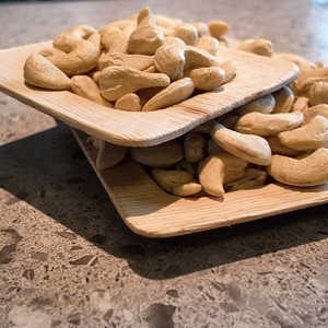 Top Selling Vietnam Cashew Nuts W320 Premium Quality USDA / EU Organic <b>Certification</b> Vacuum Packed for Food Processing - Product Image 4