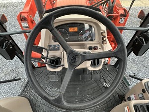 Tractor Agrícola de Servicio Pesado Nuevo de Grado Premium para Kubota M7060 4WD con Bomba de Motor Automática Resistente en Existencia - Product Image 4