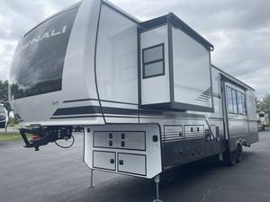 Nuevo Dutchmen D-e-n-a-l-i 366RK 2026 - Product Image 3