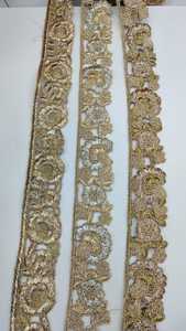Rubans et lacets brodés à la machine sur mesure dans divers modèles et couleurs pour robes de mariée en couleur or - Product Image 3
