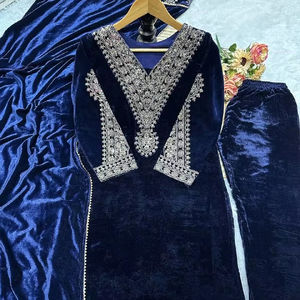 Duppata en velours fantaisie indien et pakistanais avec haut et pantalon de soirée respirant pour les occasions spéciales - Product Image 1