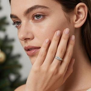 Anillo de Promesa Jeulia con Tres Piedras en Espiral - Plata de Ley con Moissanita Chapada en Rodio - Product Image 5