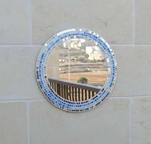 Nueva llegada moderno antiguo hecho a mano mosaico Marco de espejo de madera forma personalizada para la pared decoración de la sala de estar precio al por mayor India - Product Image 3