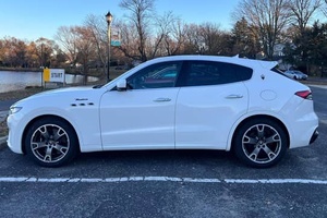 Auto Usado en Excelentes Condiciones, Maserati <span class=keywords><strong>Levante</strong></span> Modena SUV <span class=keywords><strong>2022</strong></span>, Envío a Todo el Mundo - Product Image 6