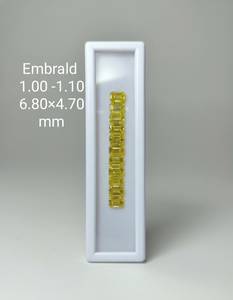 Bague de fiançailles en émeraude synthétique de laboratoire, diamant fantaisie jaune brillant, clarté VVS-VS, taille émeraude, sertie - Product Image 3