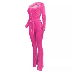 Ensemble de survêtements confortables 2 pièces en velours pour femmes Sweat à capuche à manches longues avec pantalons évasés - Product Image 6