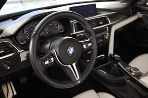 BMW M4 Cabriolet 2019 d'occasion avec pack Compétition (conduite à gauche/droite) - Product Image 5