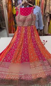 Haut à la demande à la mode de qualité supérieure attrayant velours fantaisie Nayra coupe haut avec Dupatta avec fabricant de travaux de broderie - Product Image 5