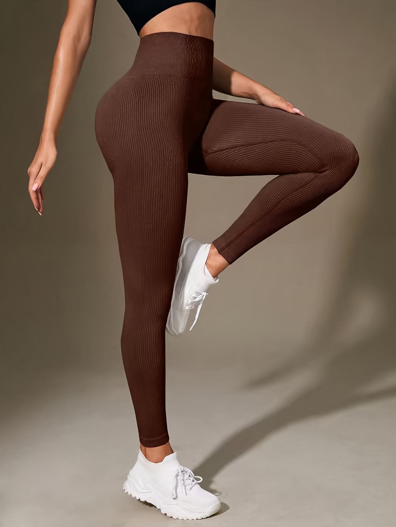 สีน้ำตาล