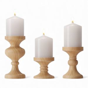 Portavelas Clásico de Madera Tallada con Acabado Natural Liso para una Decoración Atemporal - Product Image 4