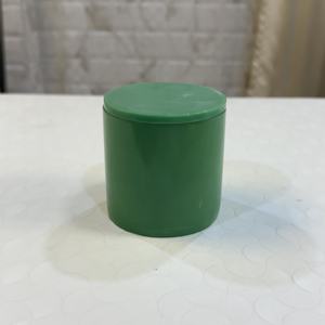 Frascos de resina coloridos para velas, disponibles en diferentes tamaños y diseños, con tapa, ideales para usar mientras se salen de citas para atraer la atención. - Product Image 2