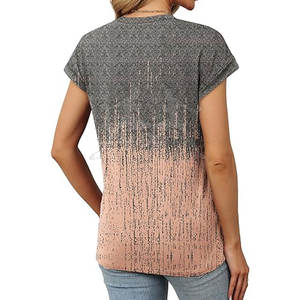 Camiseta ligera con escote redondo y tacto suave para un estilo fácil Camiseta de calle con diseño simple - Product Image 6