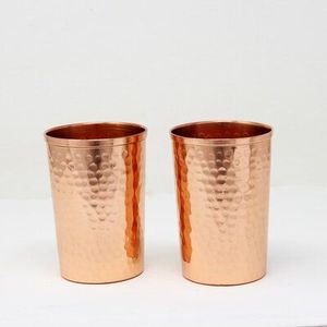 Auténtico vaso de cobre indio con diseño batido a mano y forma ergonómica hecha para la desintoxicación y la vida holística - Product Image 3