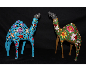 Escultura de mesa de camello hecha a mano intrincada decoración artesanal pintada a mano para el hogar para estante o fines de regalo - Product Image 2