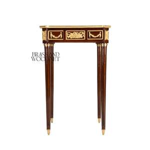 Table d'appoint carrée de style français de luxe avec incrustation florale en marqueterie et accents en laiton doré orné pour un décor de palais classique - Product Image 2