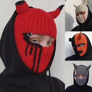 Gorro de Balaclava Tejido a Mano, Gorro de Invierno Cálido y Divertido con Cuernos de Diablo para Halloween, Fiestas, Deportes, Unisex, 100% Hecho a Mano - Product Image 2