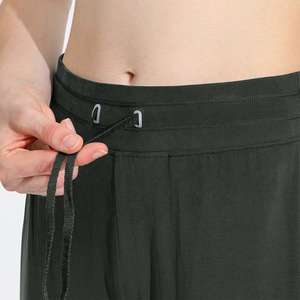 กางเกงหลวมขายาวสำหรับผู้หญิงกางเกงลำลองทำจากวัสดุโพลีเอสเตอร์สวมใส่สบายด้วยดีไซน์ทันสมัย - Product Image 4